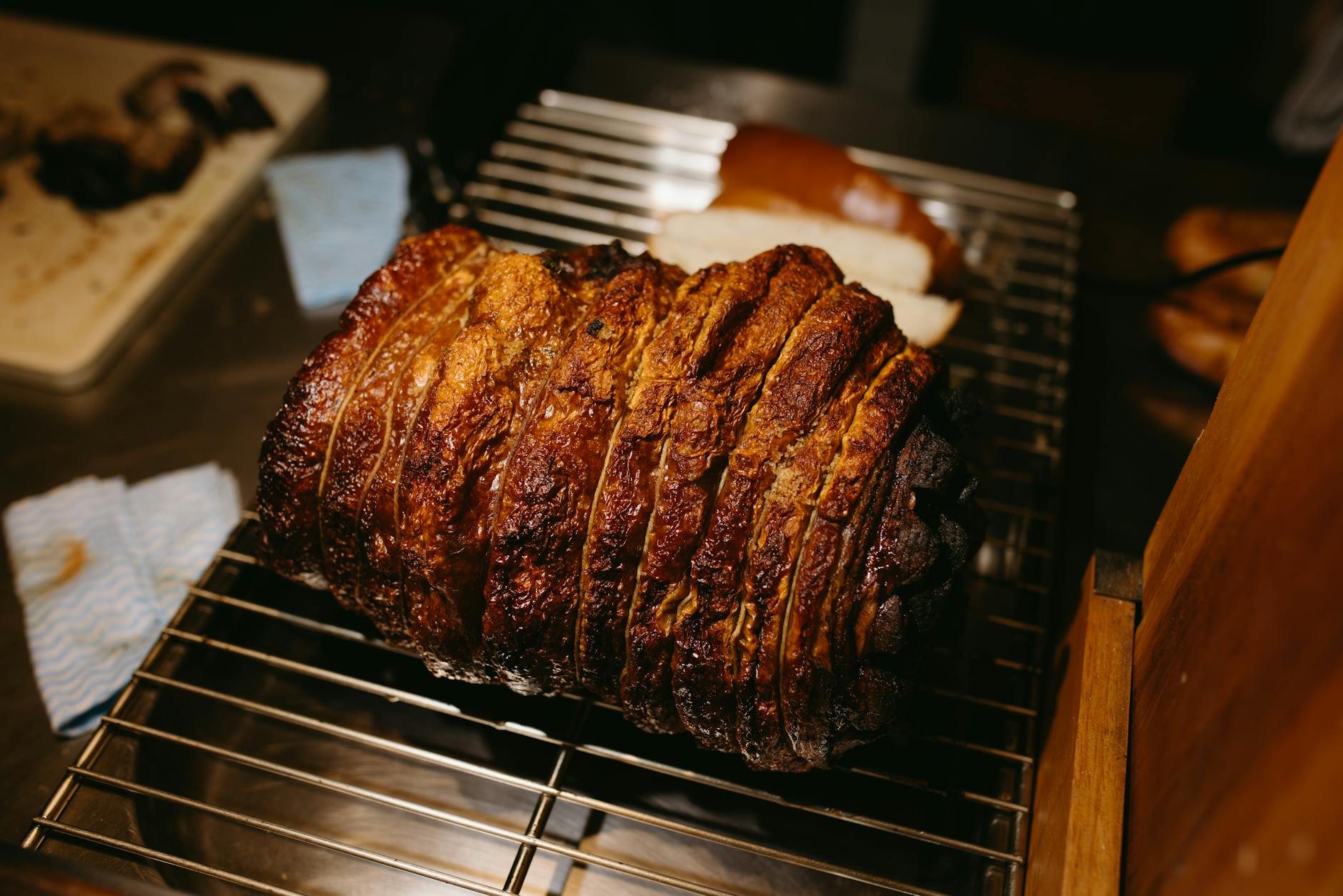 Stock photo off a scrumptious roast beast on an oven rack from Pexels.com